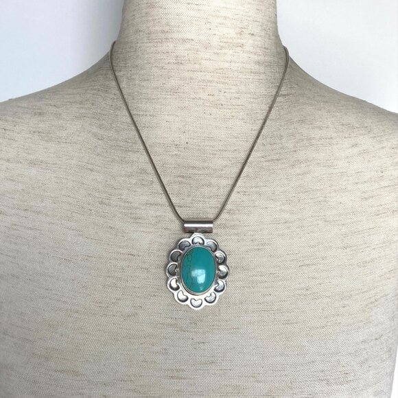 Sterling Silver 925 Mexico Large Oval Faux Turquoise Floral Pendant Necklace - Picture 2 of 16